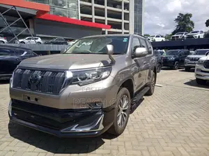 Toyota Land Cruiser Prado 2018 Brown