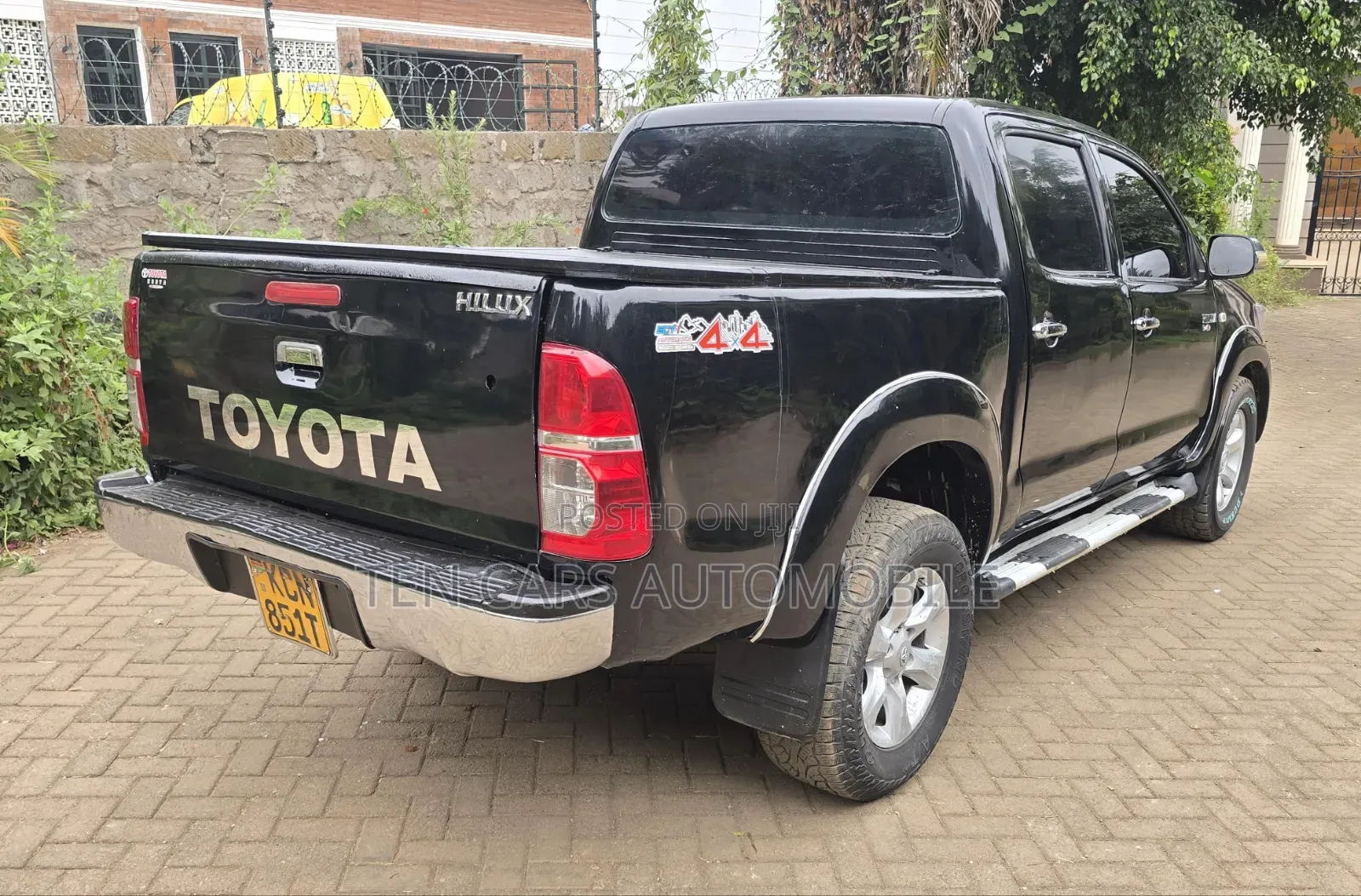 Toyota Hilux 2009 Black