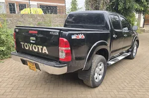 Toyota Hilux 2009 Black