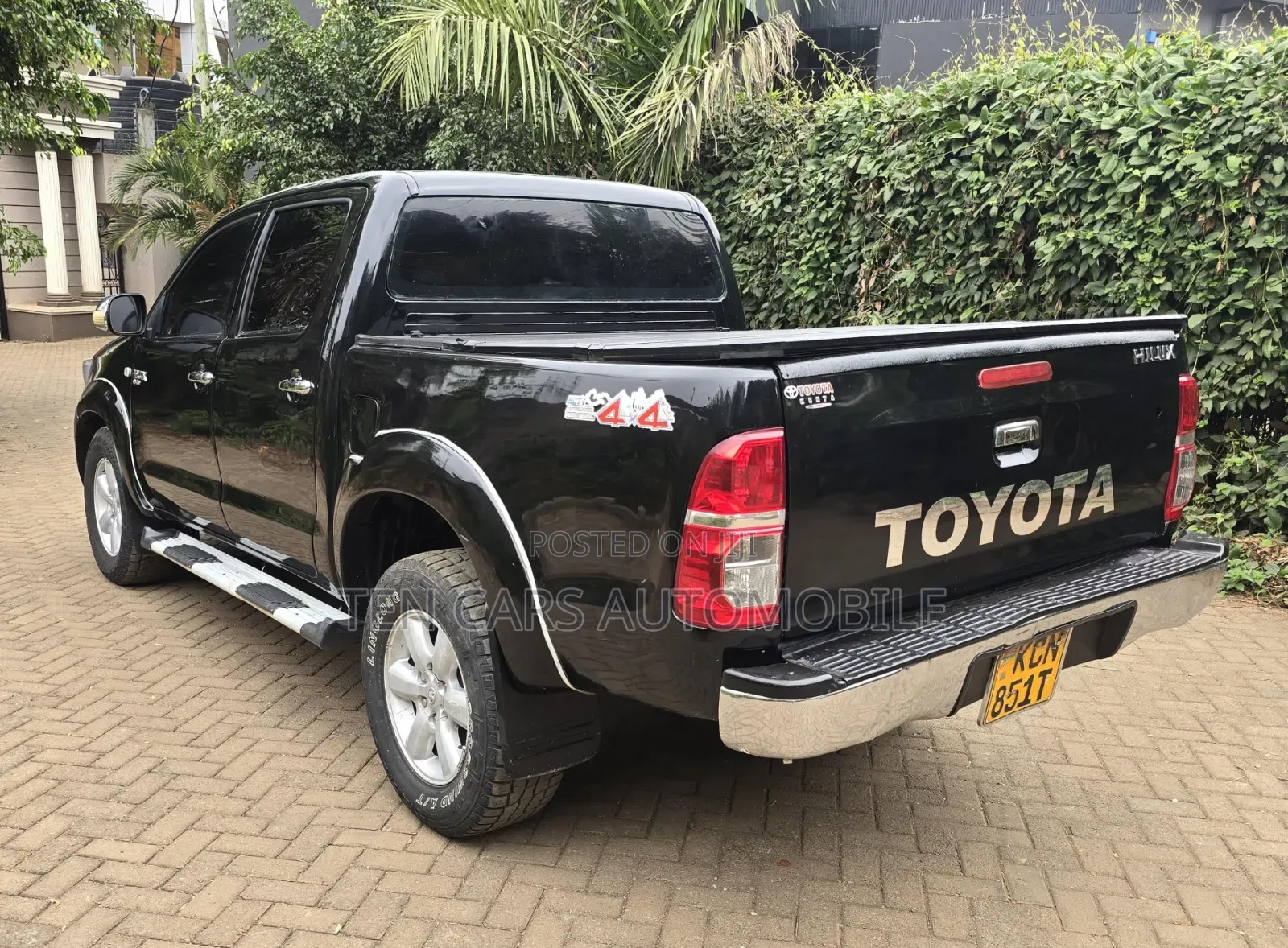 Toyota Hilux 2009 Black