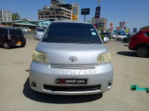 Toyota Porte 2010 Silver