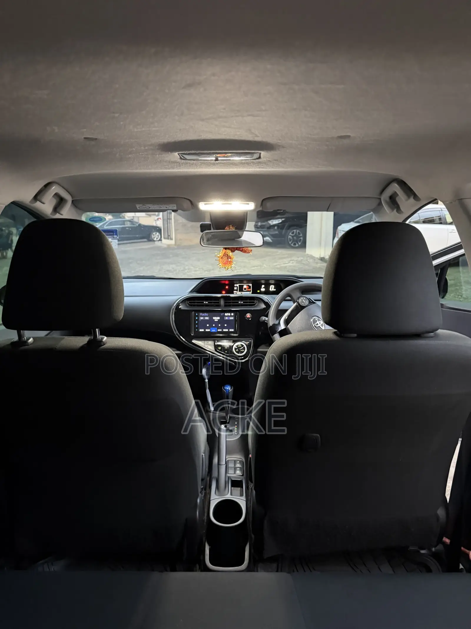 Toyota Aqua 2018 Silver