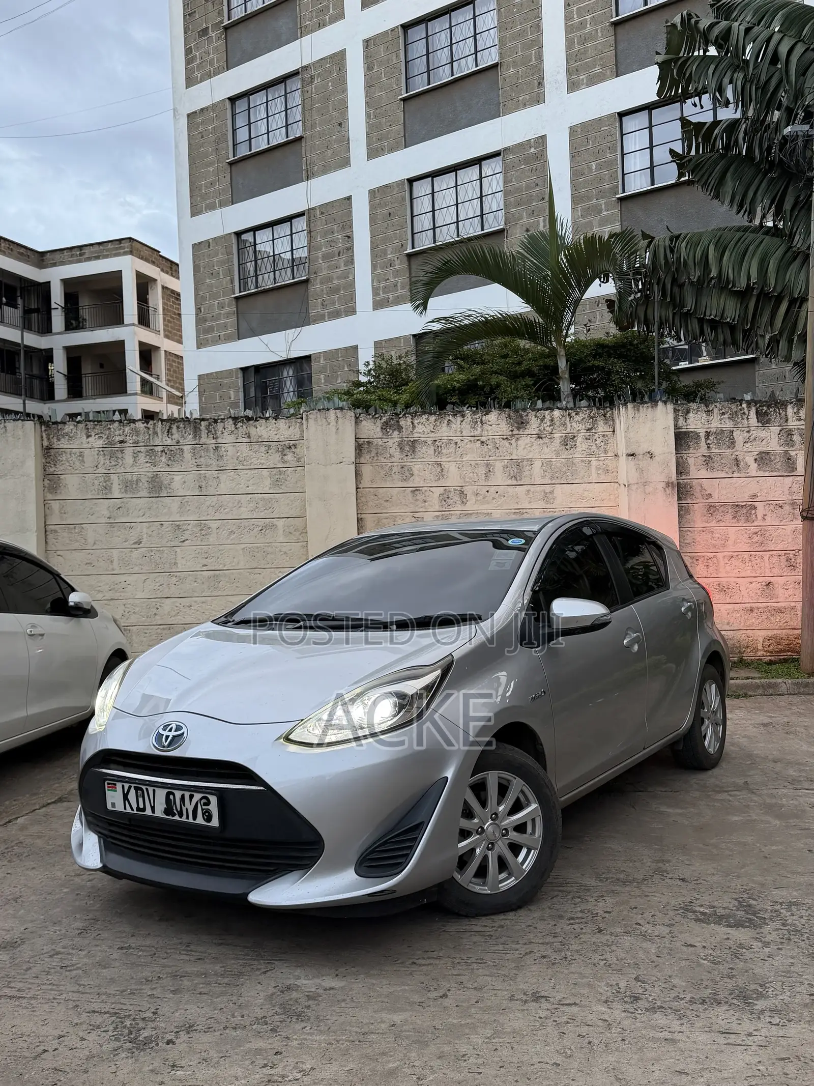 Toyota Aqua 2018 Silver