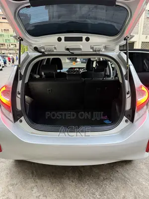 Toyota Aqua 2018 Silver