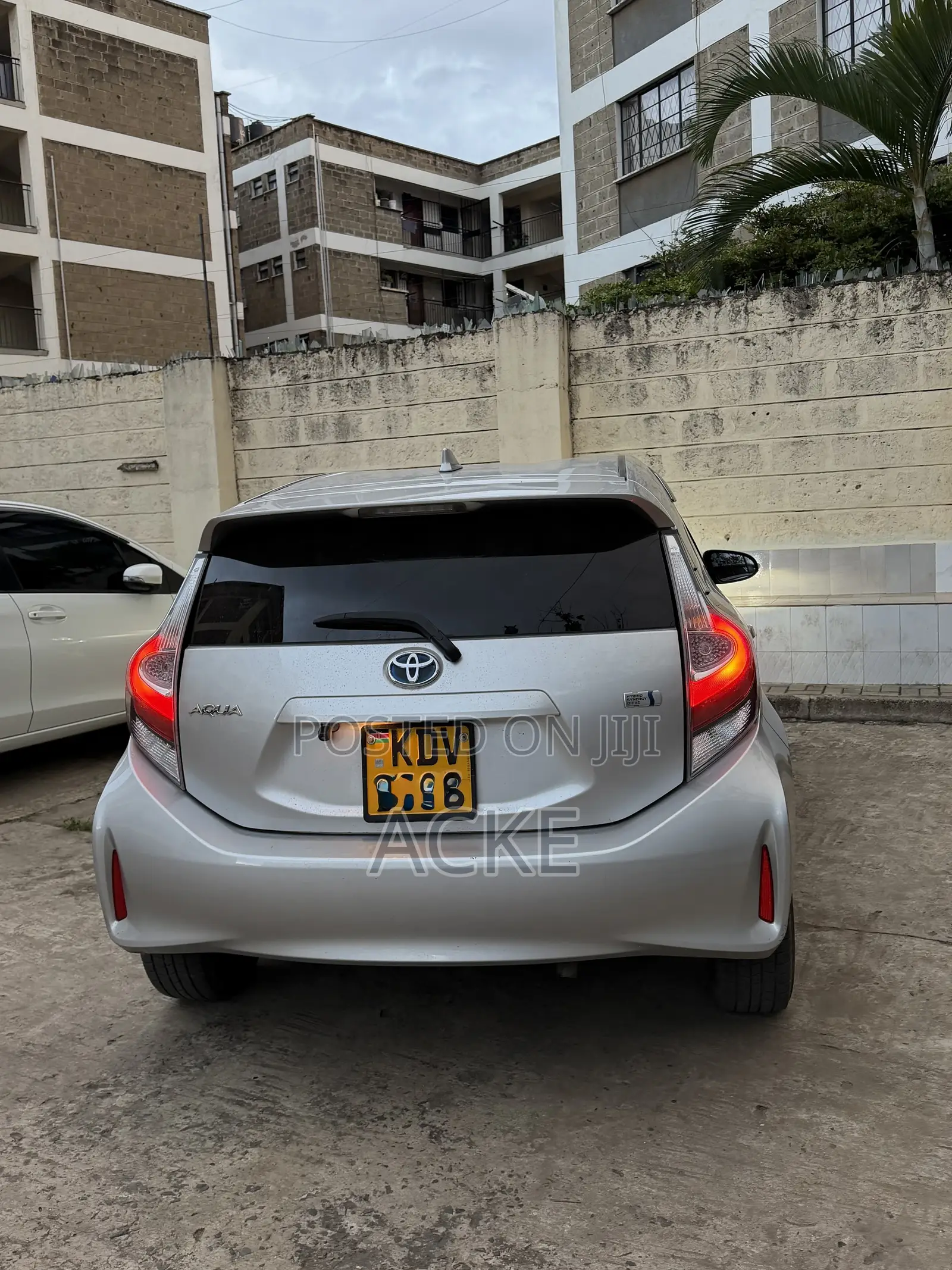 Toyota Aqua 2018 Silver