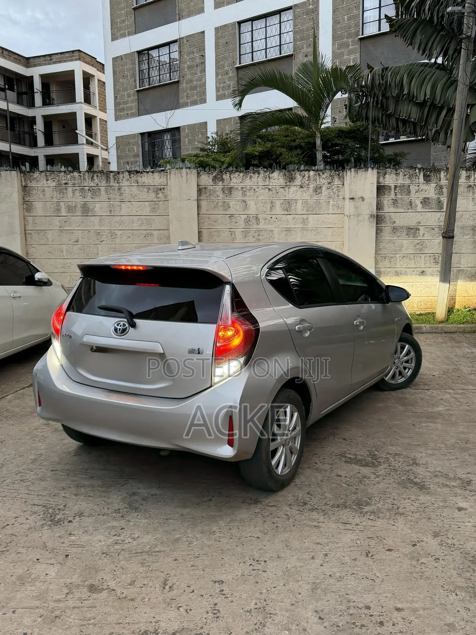 Toyota Aqua 2018 Silver