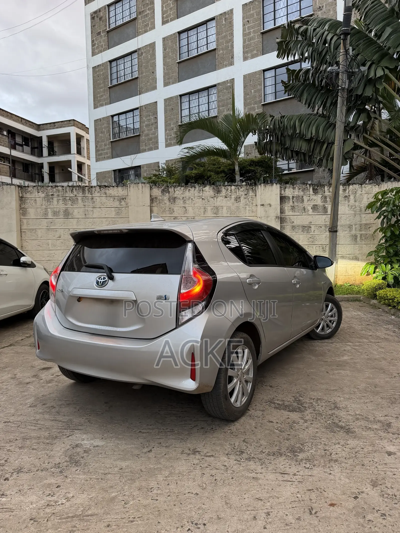Toyota Aqua 2018 Silver