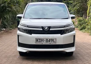 Toyota Voxy 2016 White