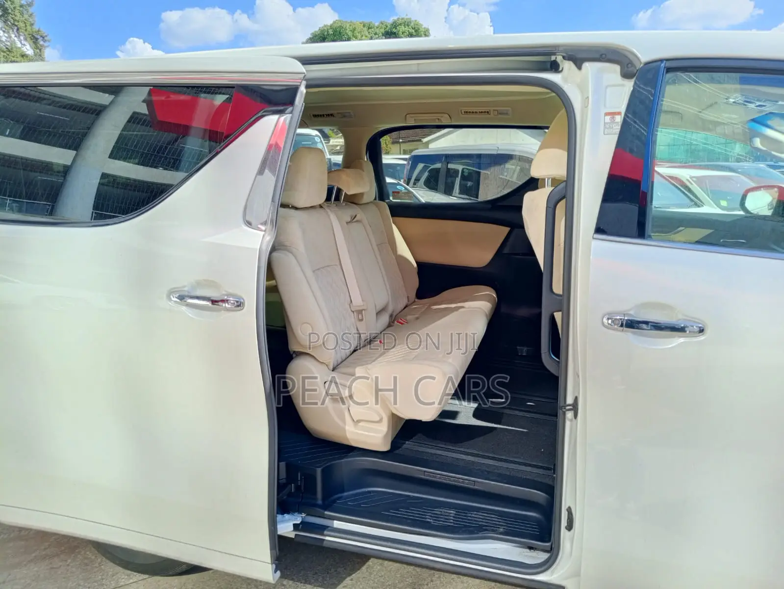 Toyota Vellfire 2018 White