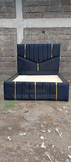 Black 5*6 Chester Bed
