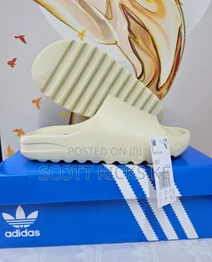 Adidas Yeezy Slide Cream