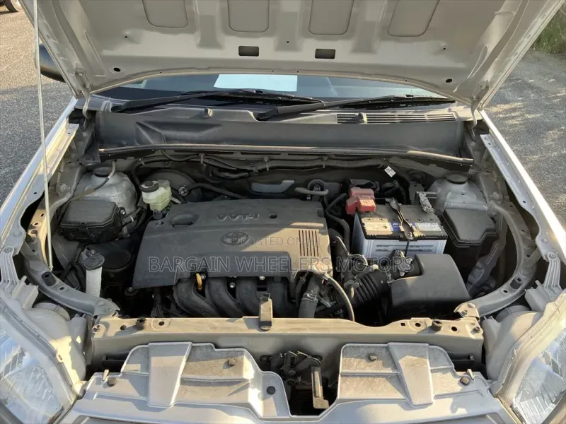 Toyota Succeed 2019 Silver