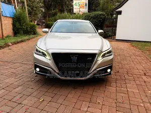 Toyota Crown 2018 Silver