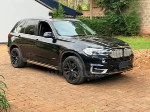 BMW X5 xDrive50i 4dr SUV AWD (4.4L 8cyl Turbo 8A) 2014 Black
