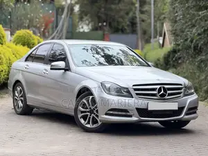 Mercedes-Benz C200 2011 Silver