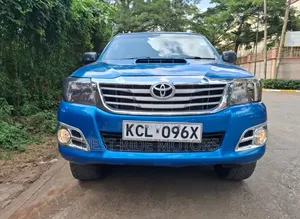 Toyota Hilux 2010 Blue