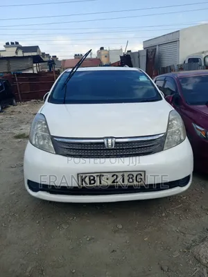Toyota ISIS 2008 White