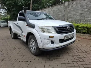 Toyota Hilux 2012 White