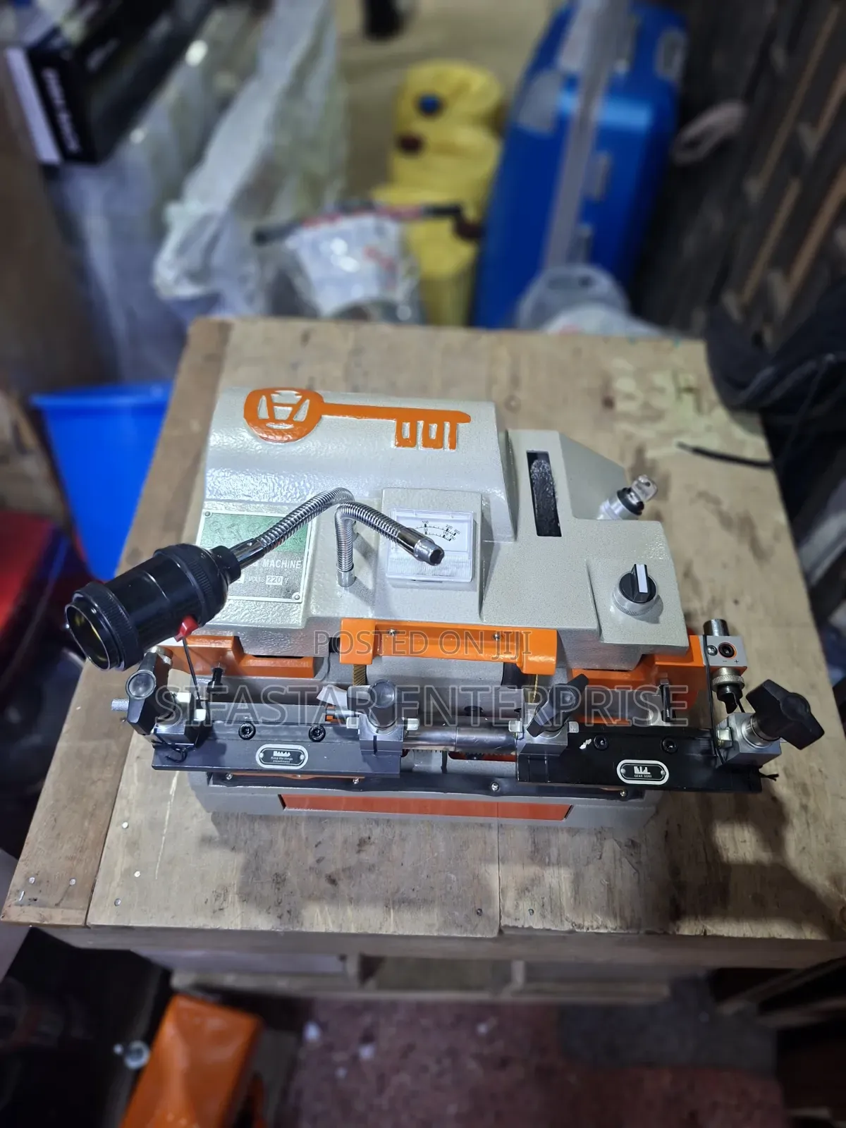 Key Cutting Machine