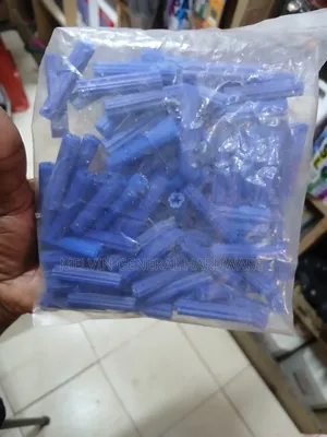 Straight Wallplug 8mm (100pcs)