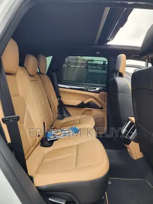 Porsche Cayenne 2014 White