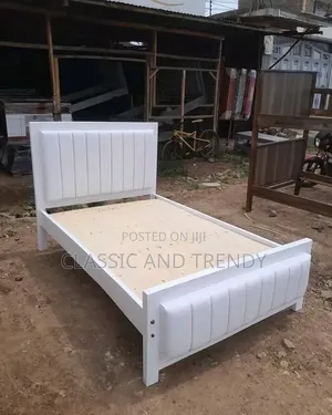 4x6 White Mocket Bed
