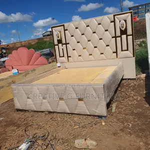 Luxurious 6x6 Beige Chester Bed
