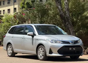 Toyota Corolla Fielder 1.5 Hybrid FWD 2018 Silver