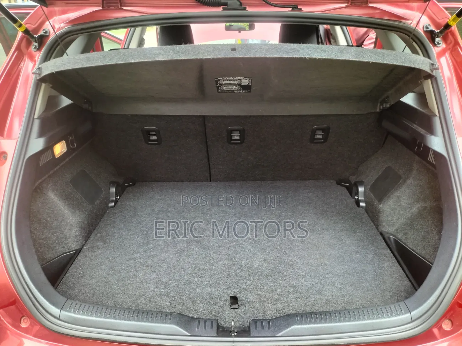 Toyota Auris 2012 Red