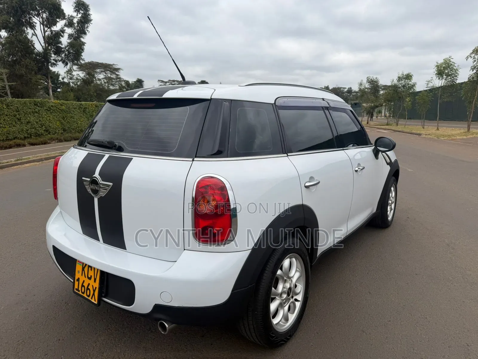Mini Cooper 2012 White