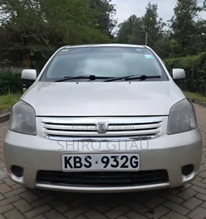 Toyota Raum 2005 Silver