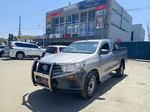 Toyota Hilux 2018 Silver