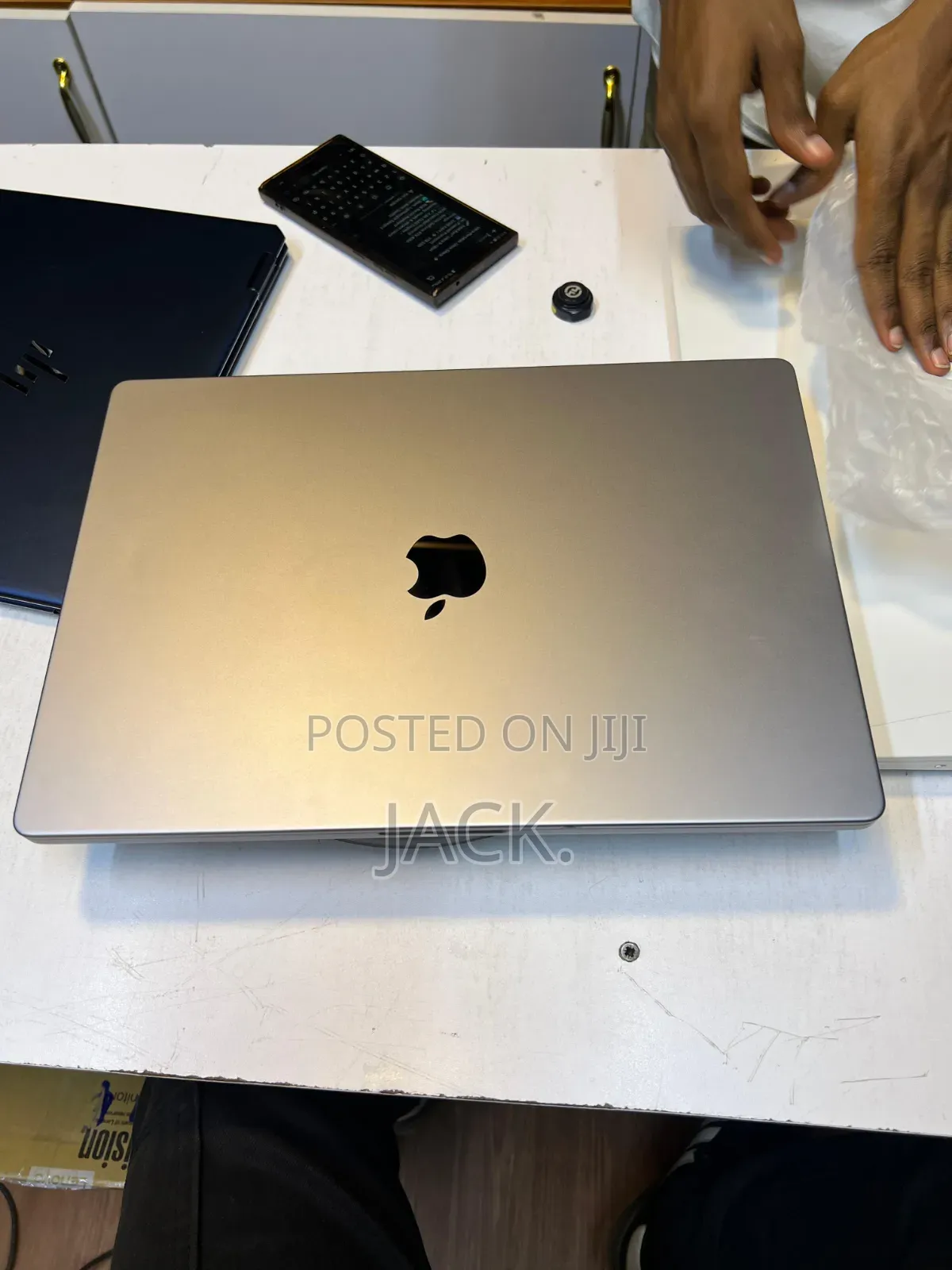 Laptop Apple MacBook Pro 2023 M2 Pro 16GB Apple M2 SSD 512GB
