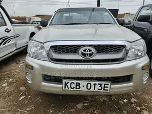 Toyota Hilux 2011 Silver