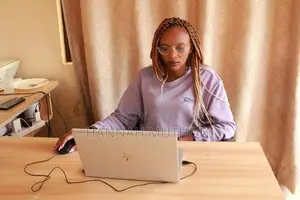 It Specialist/Travel Agent