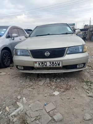 Nissan FB15 2002 Gold