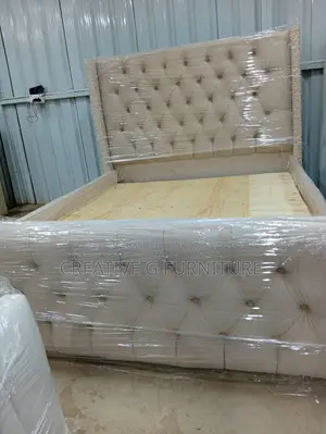 Elegant 5x6 Chester Bed – Beige Tufted