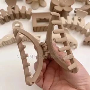 10-Piece Geometric Flower Hair Claw Set