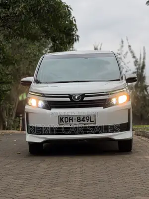 Toyota Noah 2016 White