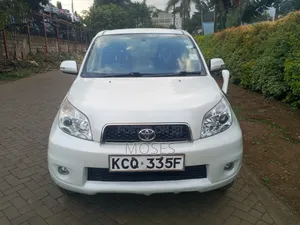 Toyota Rush 2012 White