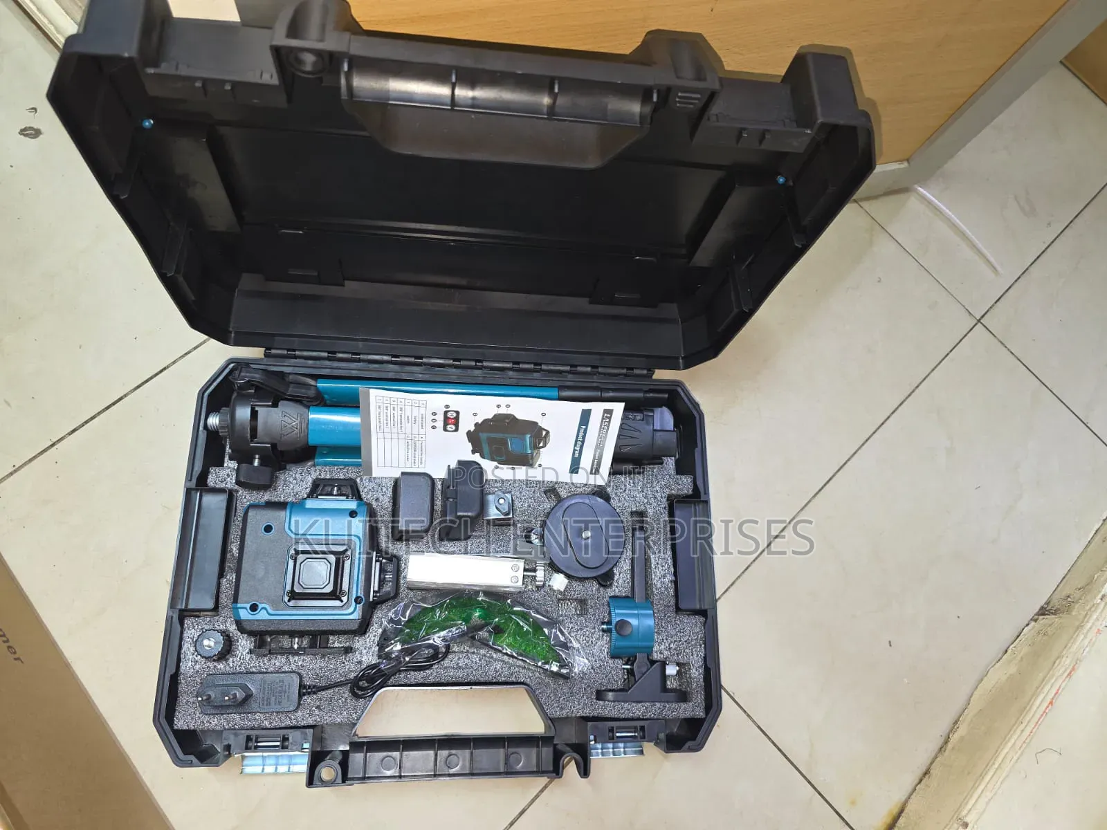 Makita Laser Level/ Cordless Laser Level With Stand