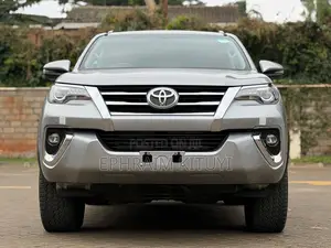 Toyota Fortuner 2019 Silver