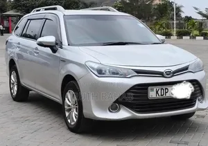 Toyota Corolla Fielder 2016 Silver