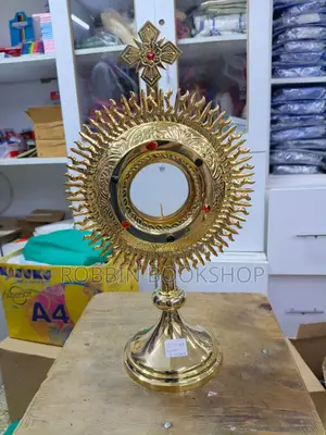 Gold Church Monstrance / Ostensorium – 15 Inches