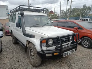 Toyota Land Cruiser 2006 White