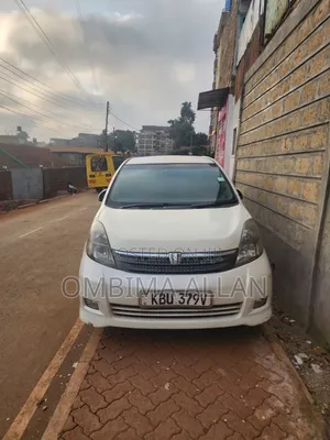 Toyota ISIS 2006 White