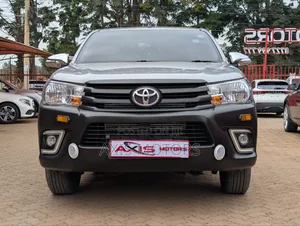 Toyota Hilux 2019 Silver