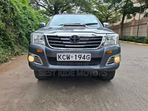 Toyota Hilux 2012 Gray