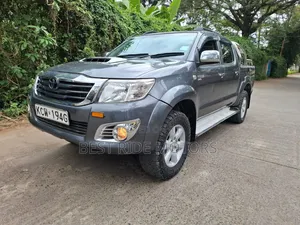 Toyota Hilux 2012 Gray