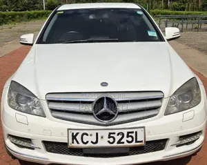 Mercedes-Benz C200 2010 White